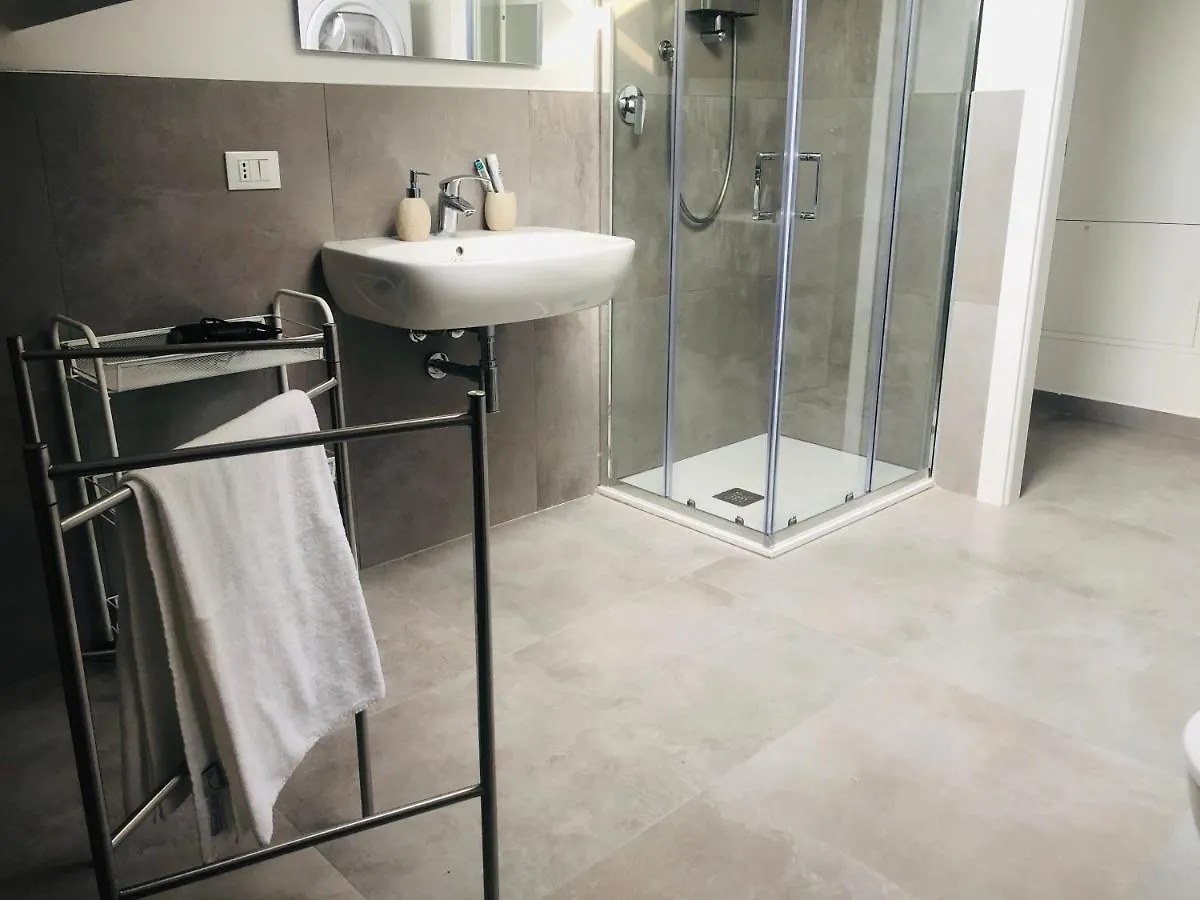 Konukevi Attico Valente Otel Reggio Emilia İtalya
