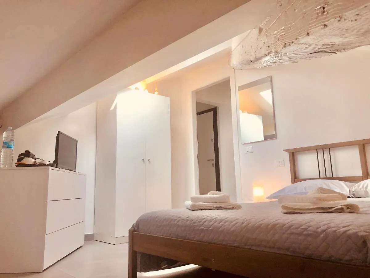 Attico Valente Otel Reggio Emilia 0*,